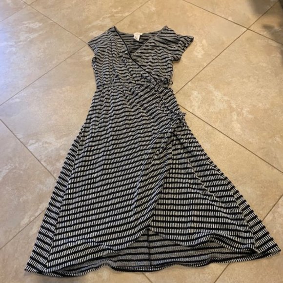 Caution To The Wind Dresses & Skirts - ladie's black and white wrap dress size s new